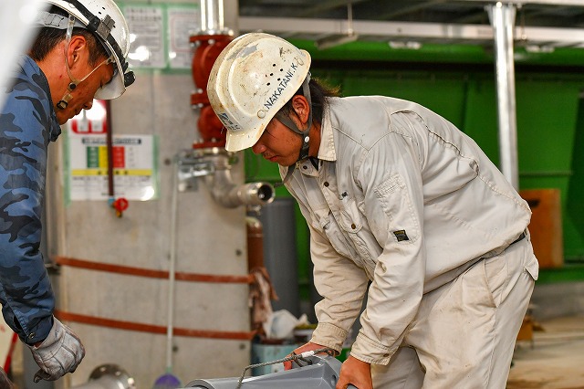 作業風景　ダム　機械据付　大分県　中谷工業